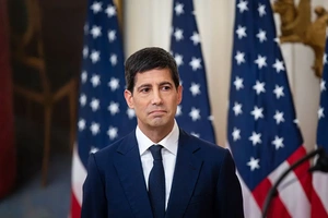 ФРС США сохранила ключевую ставку и сигнализировала о более жесткой политике