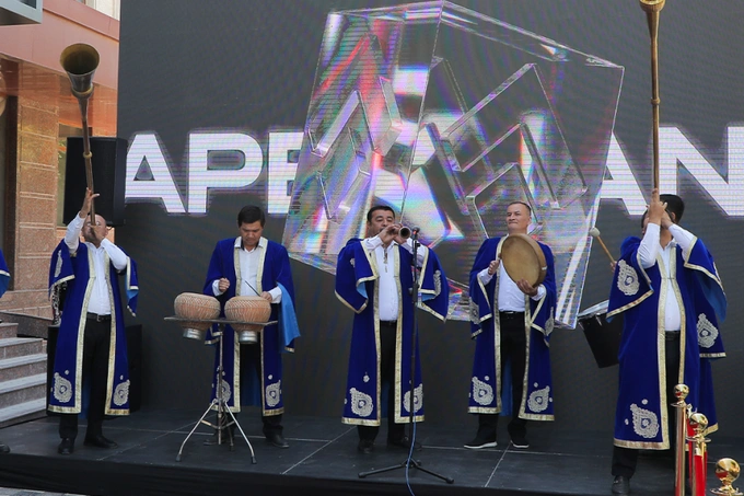 apex bank, реклама