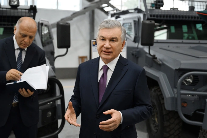 harbiy texnika, krantas, maxsus transport, nurafshon maxsus texnika, shavkat mirziyoyev