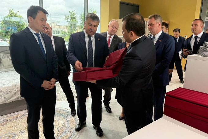 belarus, davron vahobov, minsk, savdo uyi