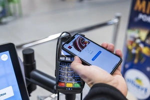 В Узбекистане готовят запуск Apple Pay и Google Pay — Центробанк