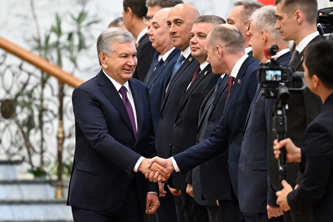 александр лукашенко, белаз, беларусь, самосвал, шавкат мирзиеев