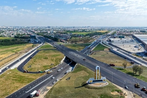Toshkent va Nurafshon o‘rtasidagi qatnovni tezlashtiruvchi yangi yo‘l o‘tkazgich ochildi