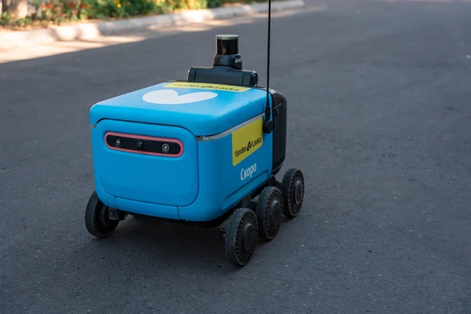 kuryer, robot-kuryer, yandeks lavka, yandex lavka, yandex uzbekistan