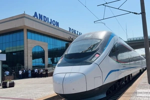 Toshkent va Andijon o‘rtasida sinov tarzida tezyurar poyezd harakati yo‘lga qo‘yildi