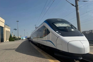 Xiva va Buxoro o‘rtasida 9-sentabrdan Xitoy elektropoyezdi qatnovi yo‘lga qo‘yiladi