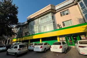 В районе рынка Чорсу продаются помещения супермаркета и магазина