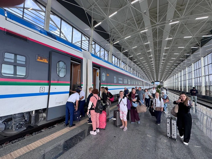 elektropoyezd, o'zbekiston temir yo'llari, urganch aeroporti, urganch-xiva, xiva