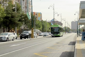 Toshkentning Shahrisabz ko‘chasidagi BRT yo‘lagining birinchi bosqichi foydalanishga topshirildi. Foto