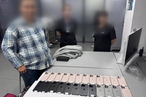Toshkent aeroportida 8 ta iPhone 18 va 6 ta iPhone 17 ni yashirincha olib kirayotganlar ushlandi