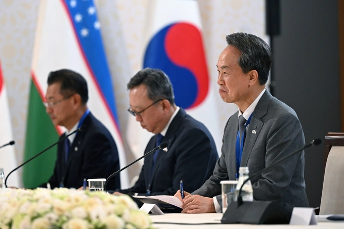 shavkat mirziyoyev, shinhan bank, south korea