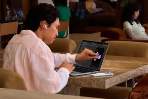 Apple birinchi sensor ekranli MacBook Pro’ni taqdim etdi
