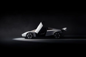 Ilon Mask Tesla Roadster “uchuvchi” elektromobilini namoyish etdi